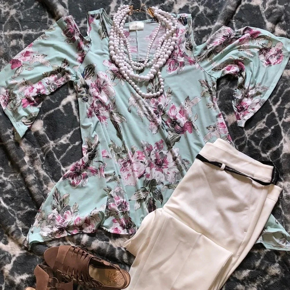 NWT jovely J boutique Mint/pink floral flowy tunic cold shoulder 3/4 sleeve sz M